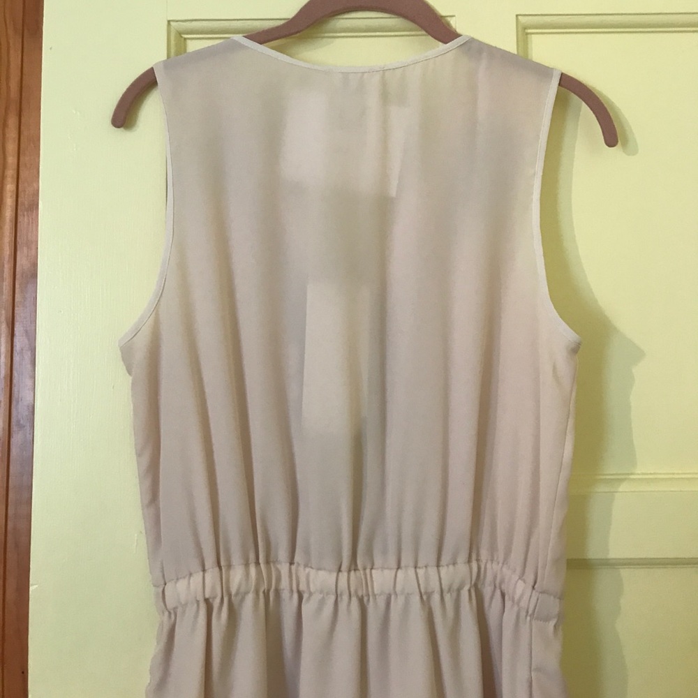 Dress - Picture 7 of 8